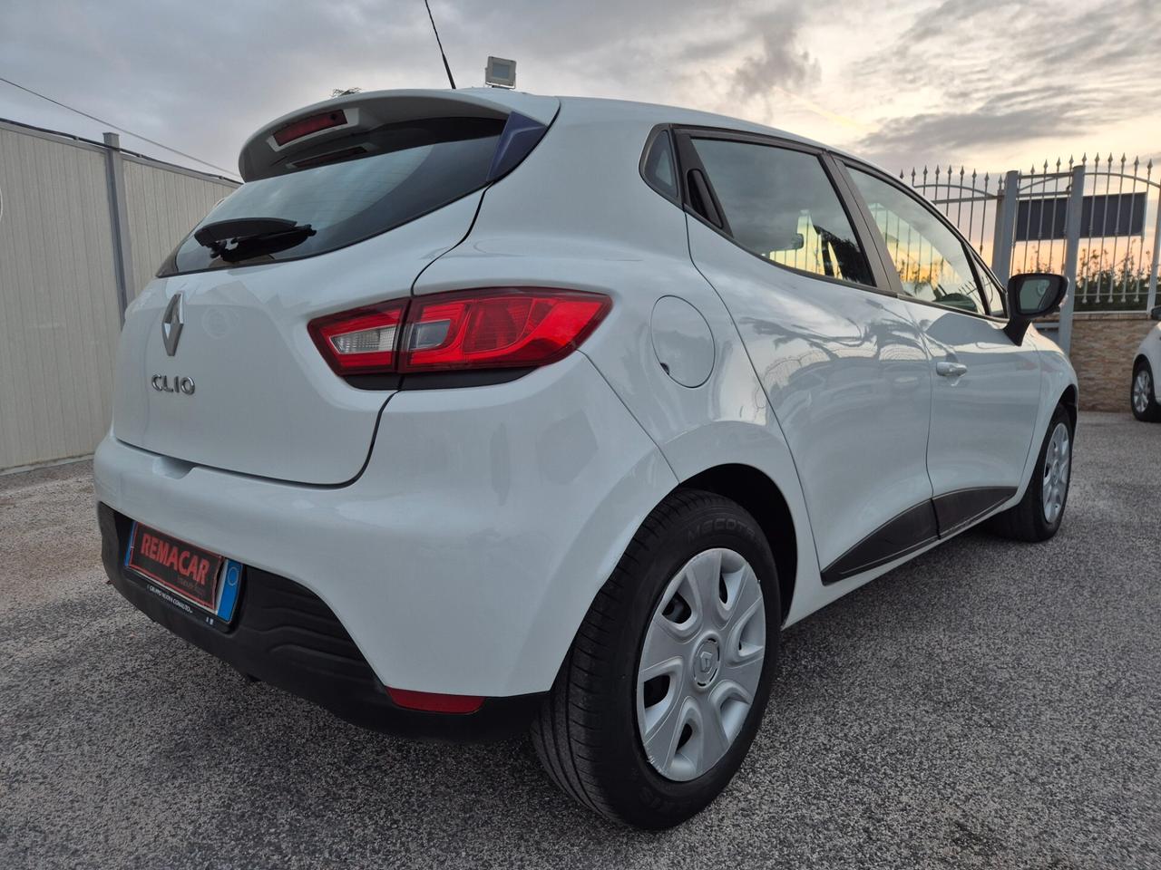 Renault CLIO 1.2 75CV GPL 5 porte RESTAYLING 2015