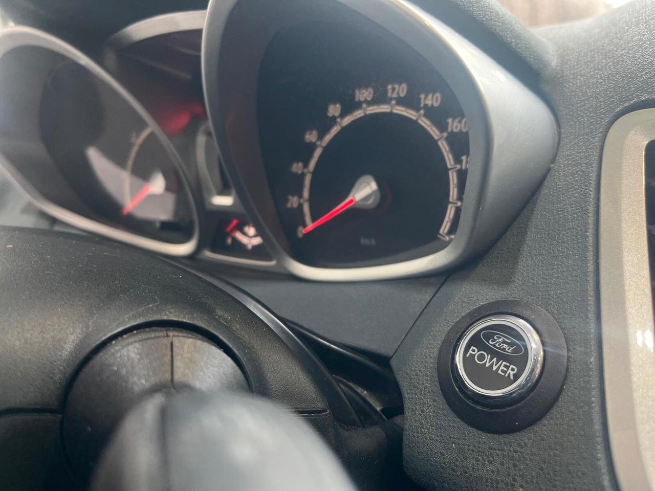 FORD FIESTA 1.2 60CV TITANIUM *UNICOPRO* *2012*