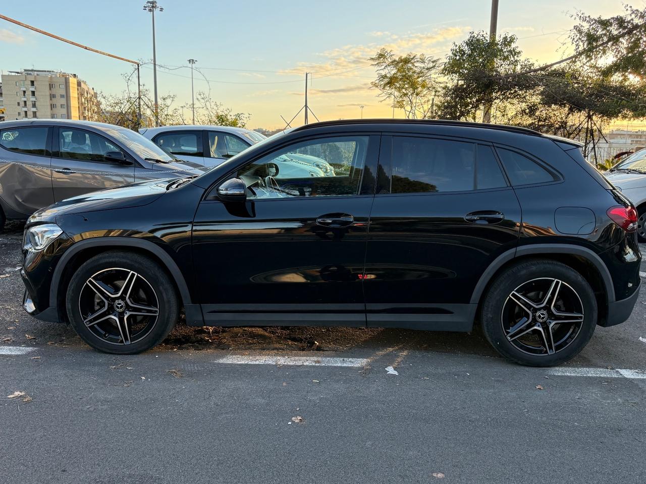 Mercedes-benz GLA 200 d Automatic Premium Amg Pack Night