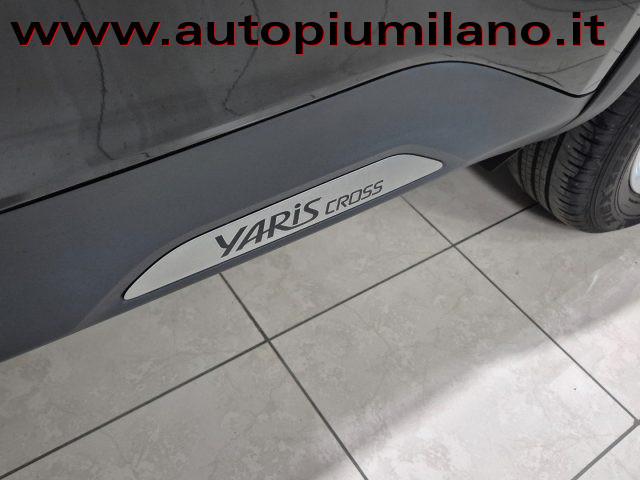 TOYOTA Yaris Cross 1.5 Hybrid 5p. E-CVT AWD-i Business