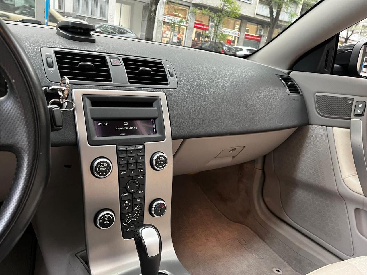 Volvo V70 2.4 D5 Momentum