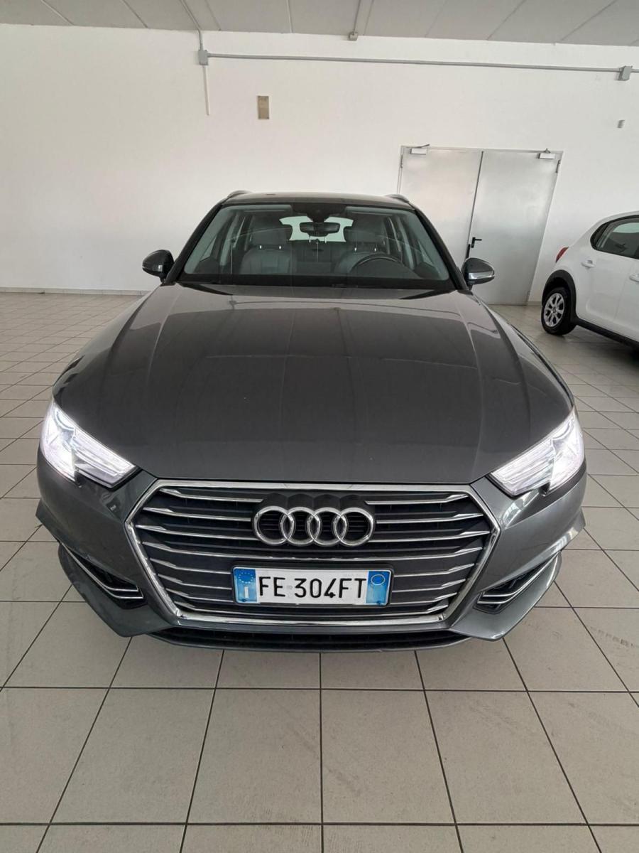 AUDI - A4 - 2.0 TDI 150CV s line