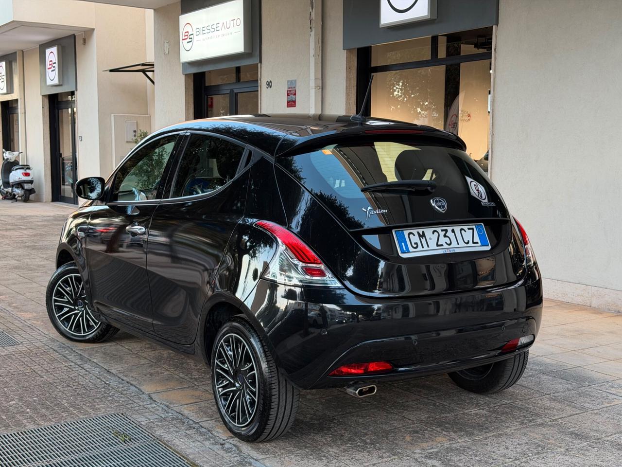 Lancia Ypsilon 1.0 FireFly 5 porte S&S Hybrid Gold Plus
