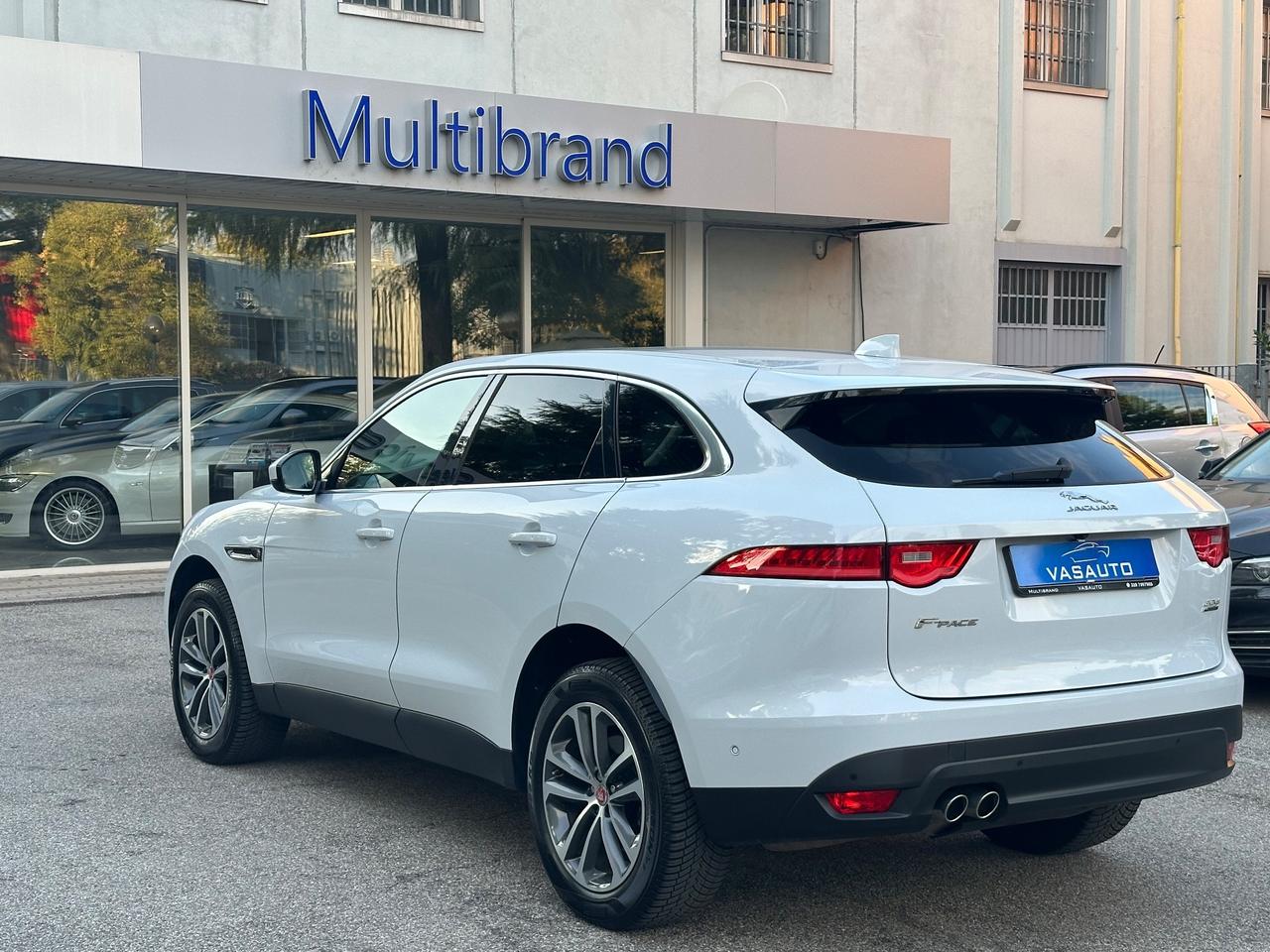 Jaguar F-Pace 2.0 D 180 CV AWD Portfolio