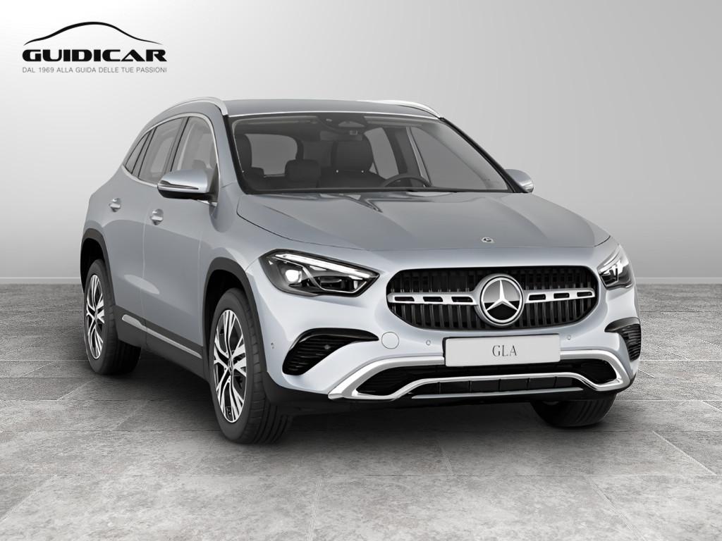 Mercedes-Benz GLA 180 d Automatic