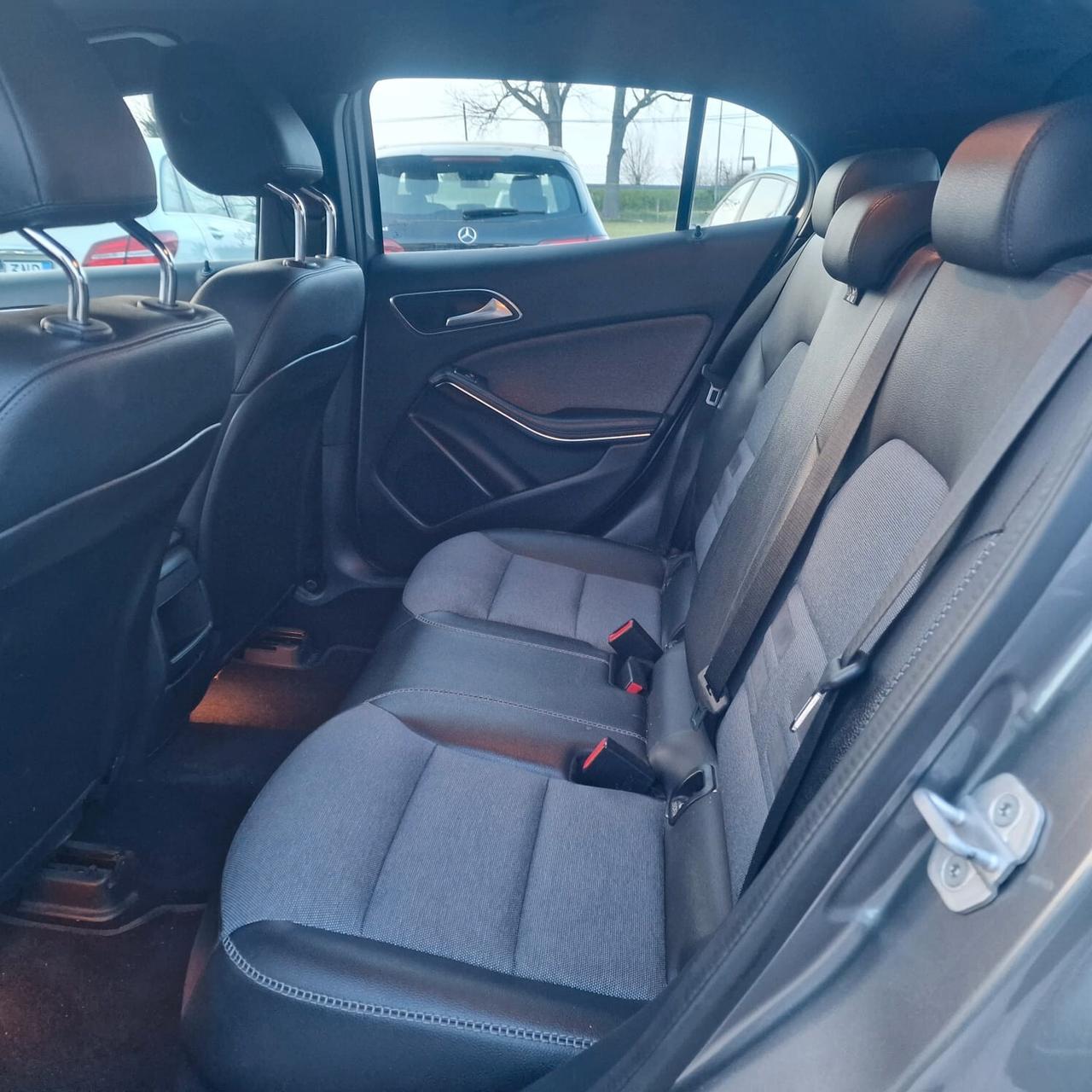 Mercedes-benz GLA 180 d Premium IMPECCABILE