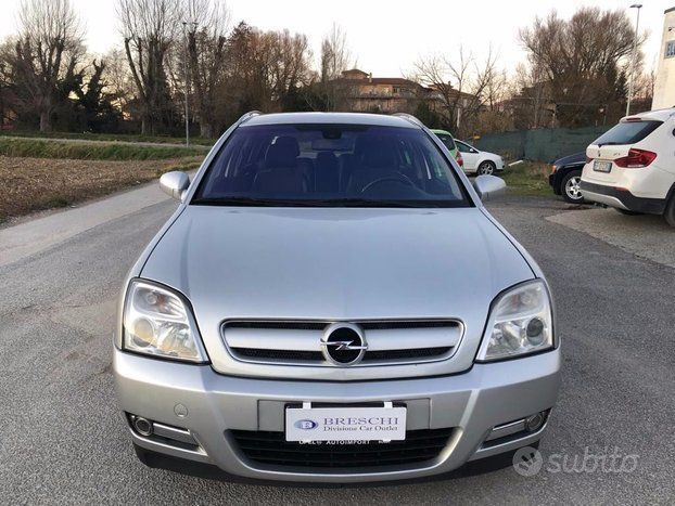 Opel Signum 3.0 V6 CDTI Sport