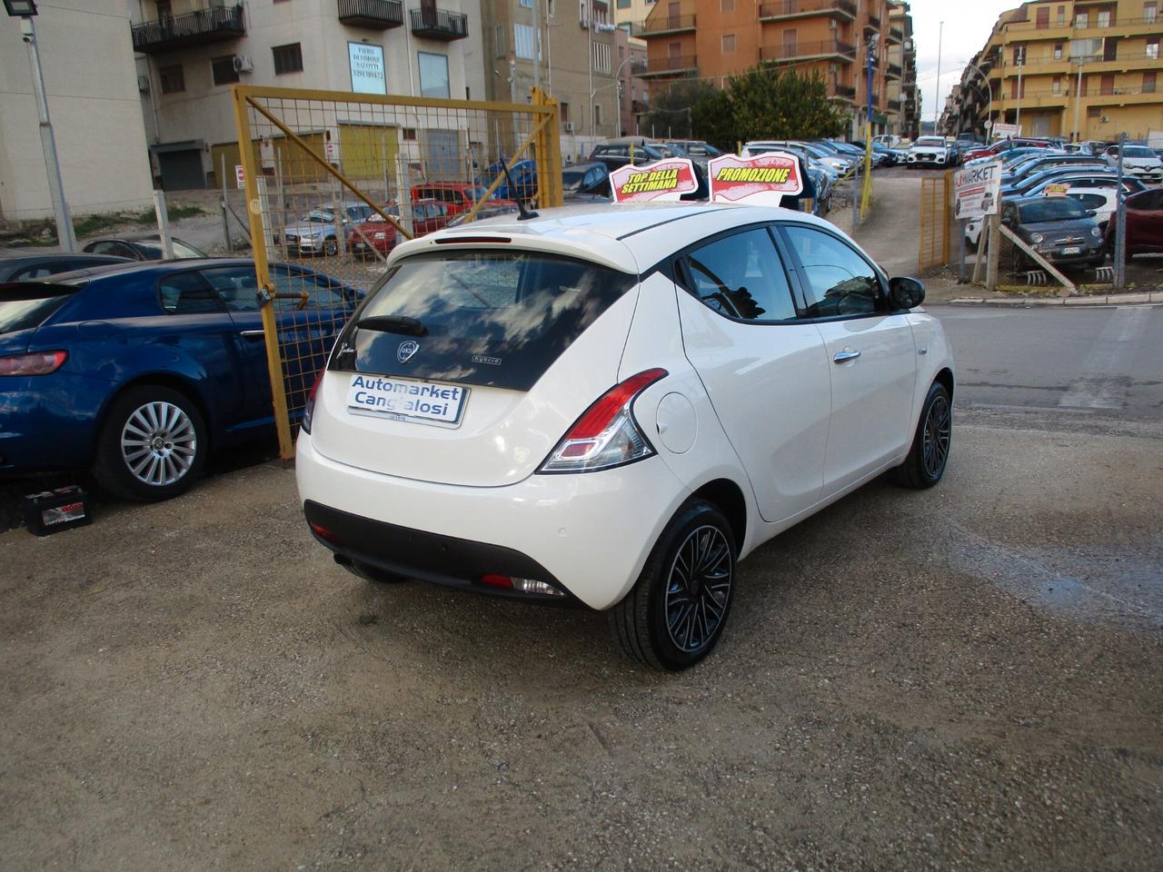 Lancia Ypsilon 1.0 FireFly 5 porte S&S Hybrid 2023