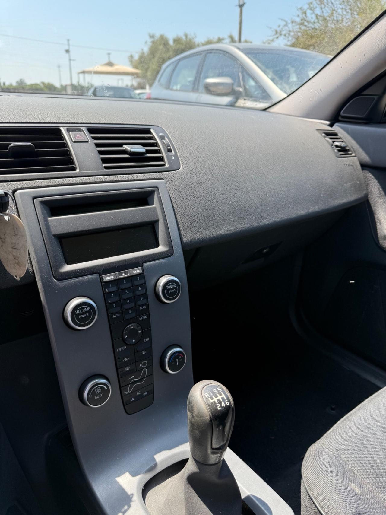 Volvo V50 D2 R-design