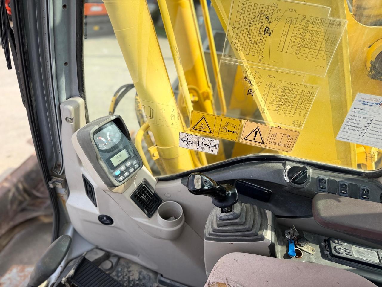 Escavatore NEW HOLLAND E145B TRIPLICE E LAMA