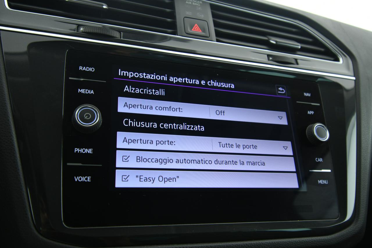VOLKSWAGEN Tiguan 2.0 tdi Elegance 150cv dsg CAMERA+ACC+APP CONNECT