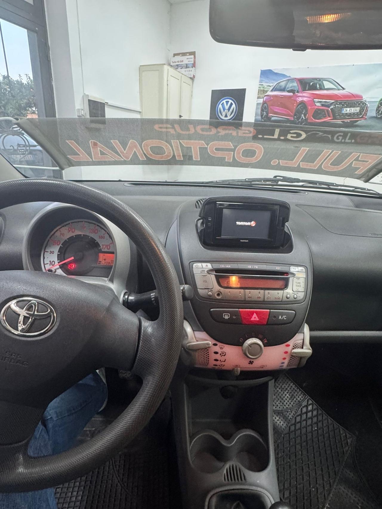 Toyota Aygo 1.0 12V VVT-i 5 porte Sol Connect Red Edition