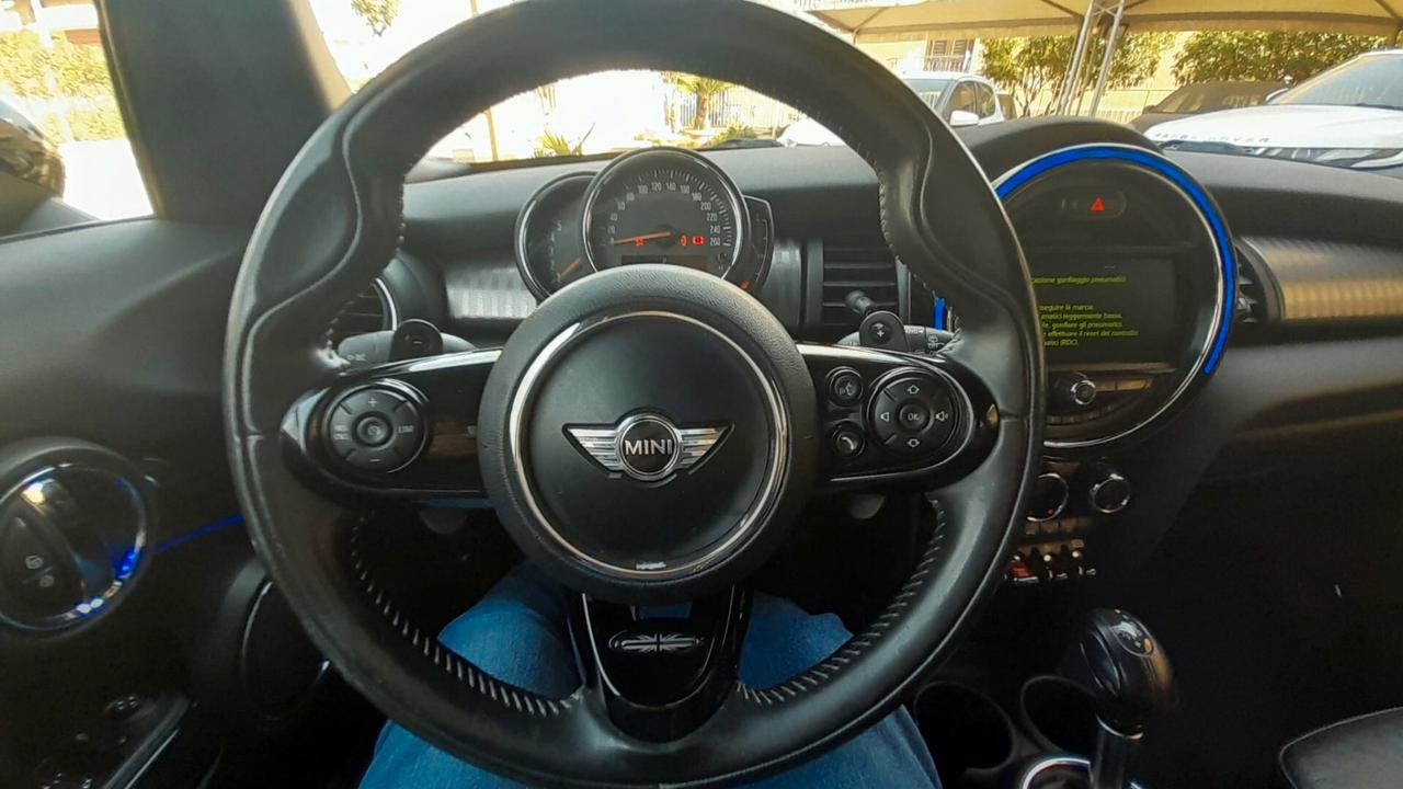 Mini 2.0 Cooper SD aut. Hype 5 porte