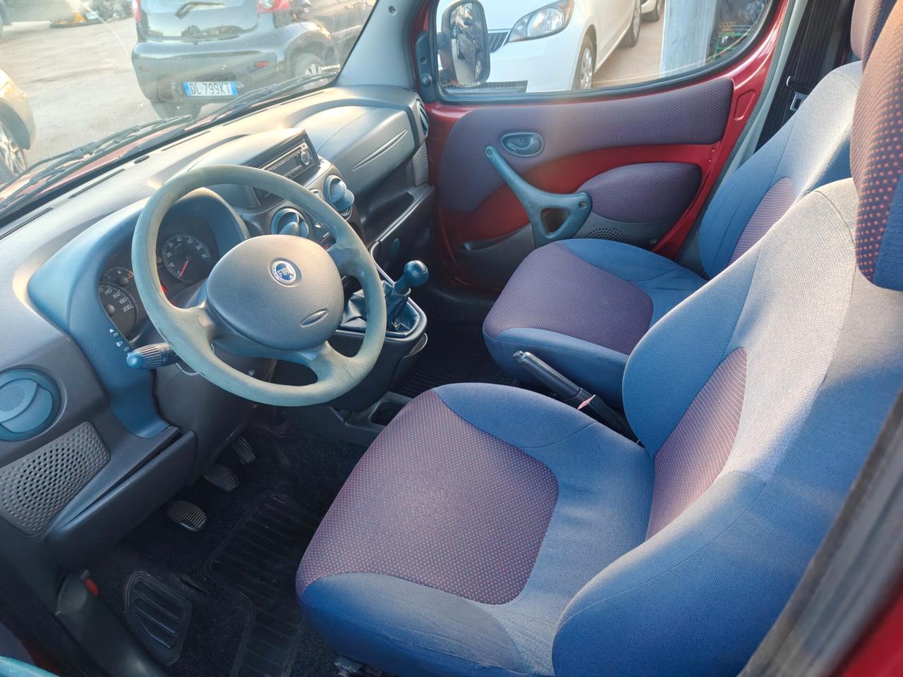 Fiat Doblo 1.9 JTD vetrato 5 posti