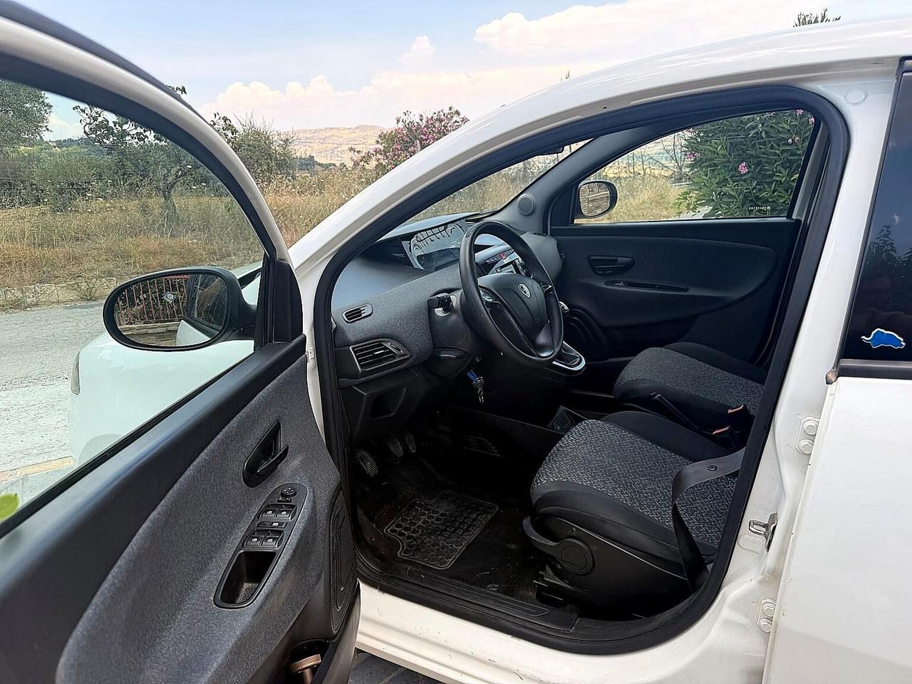 Lancia Ypsilon 1.2 69 CV 5 porte GPL Ecochic Elefantino Blu