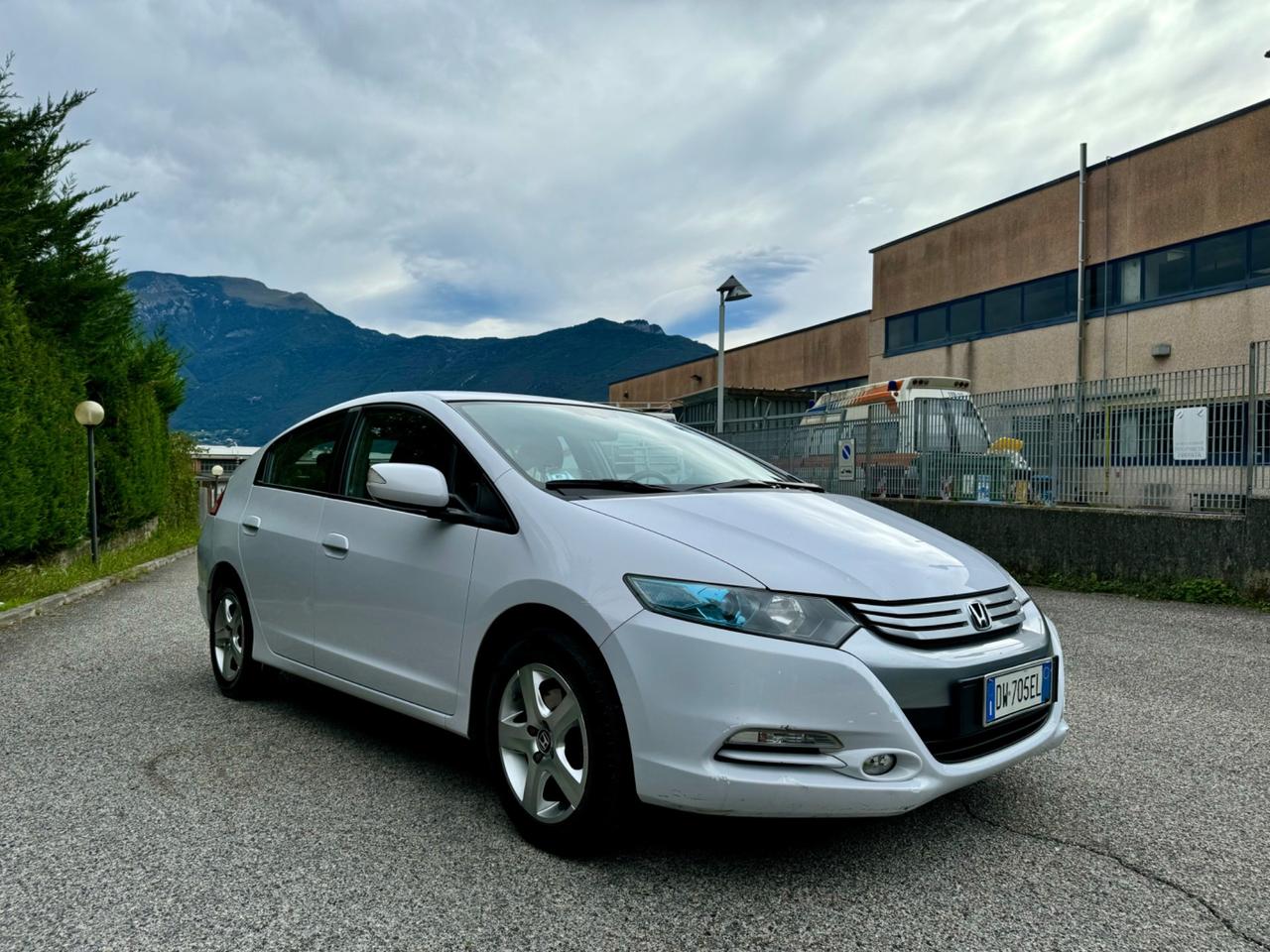 Honda INSIGHT IBRIDA NEOPATENTATI