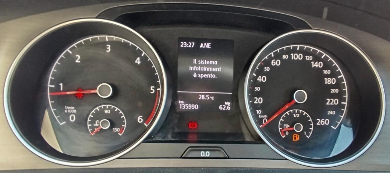 Volkswagen Golf 1.6 TDI DPF Highline NEO 2014
