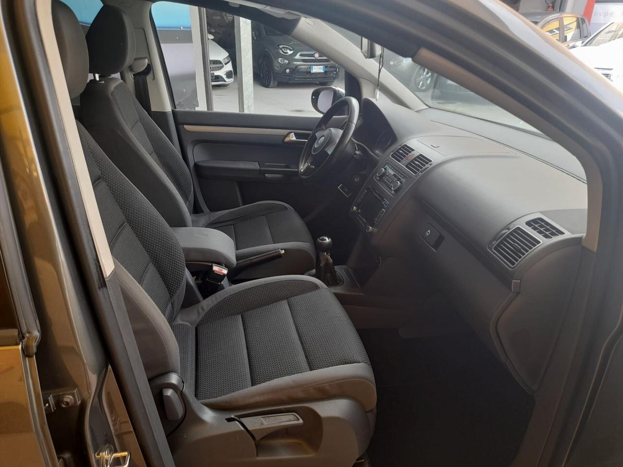 Volkswagen Touran 1.6 CC diesel 7 posti con garanzia-2011