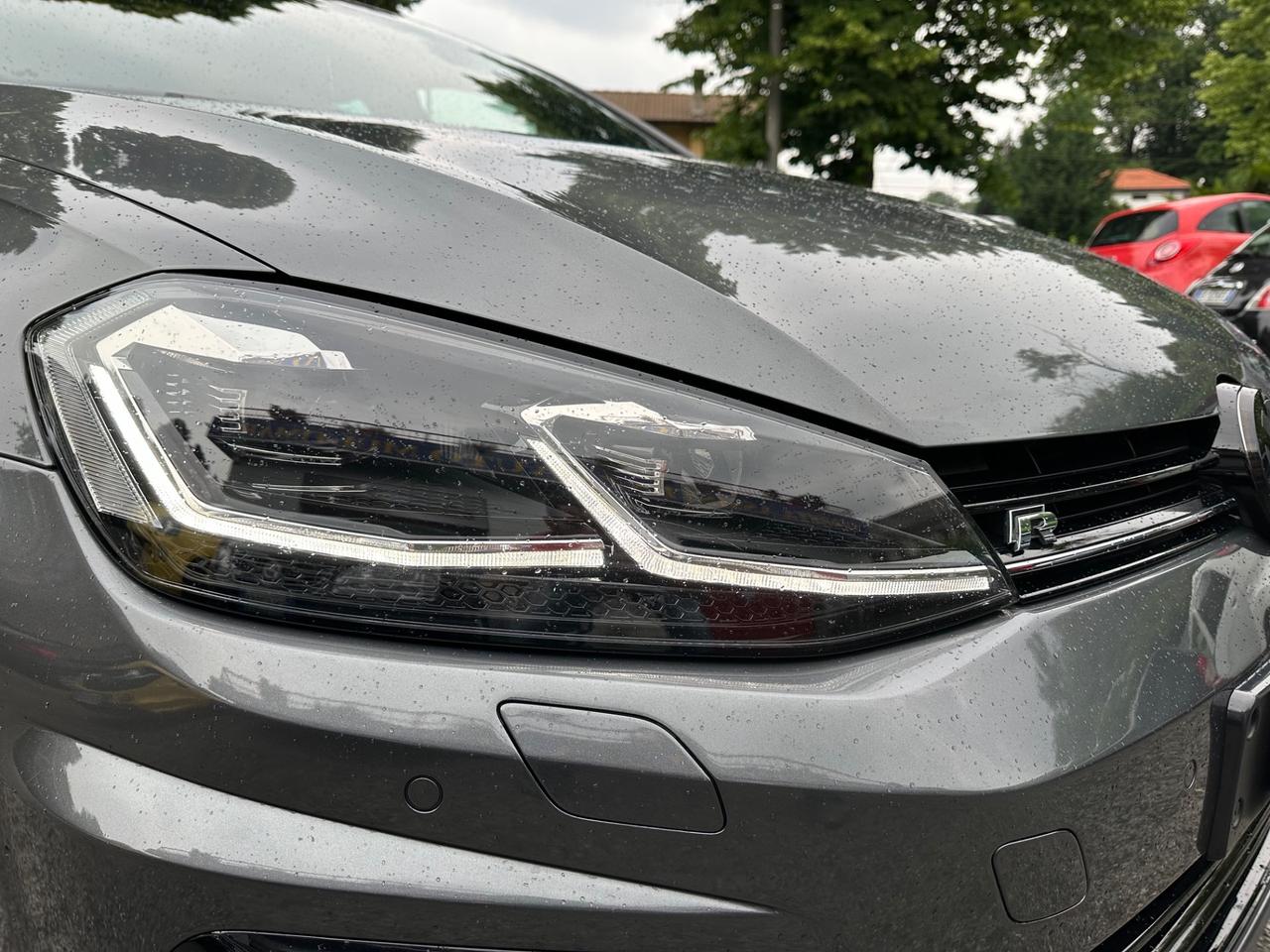 Volkswagen Golf 7.5 R 310 cv