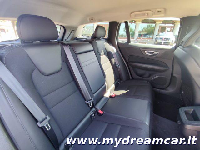 VOLVO V60 B4 (d) Geartronic Momentum Business Pro