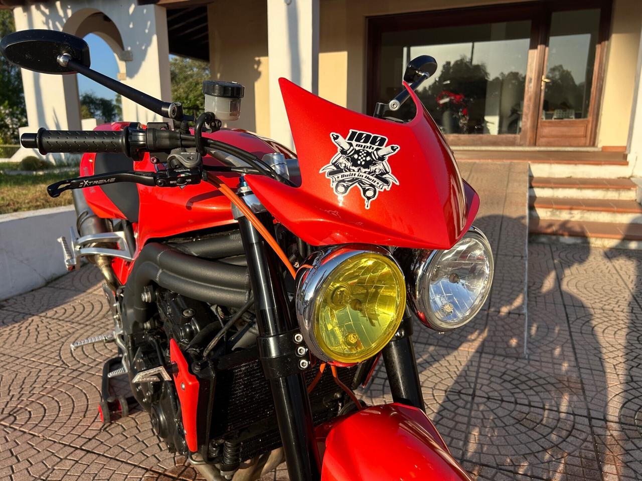 triumph speed triple 1050