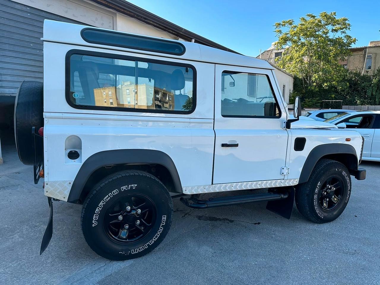 Land Rover Defender 90 2.4 TD4 Pick Up 122cv -2011