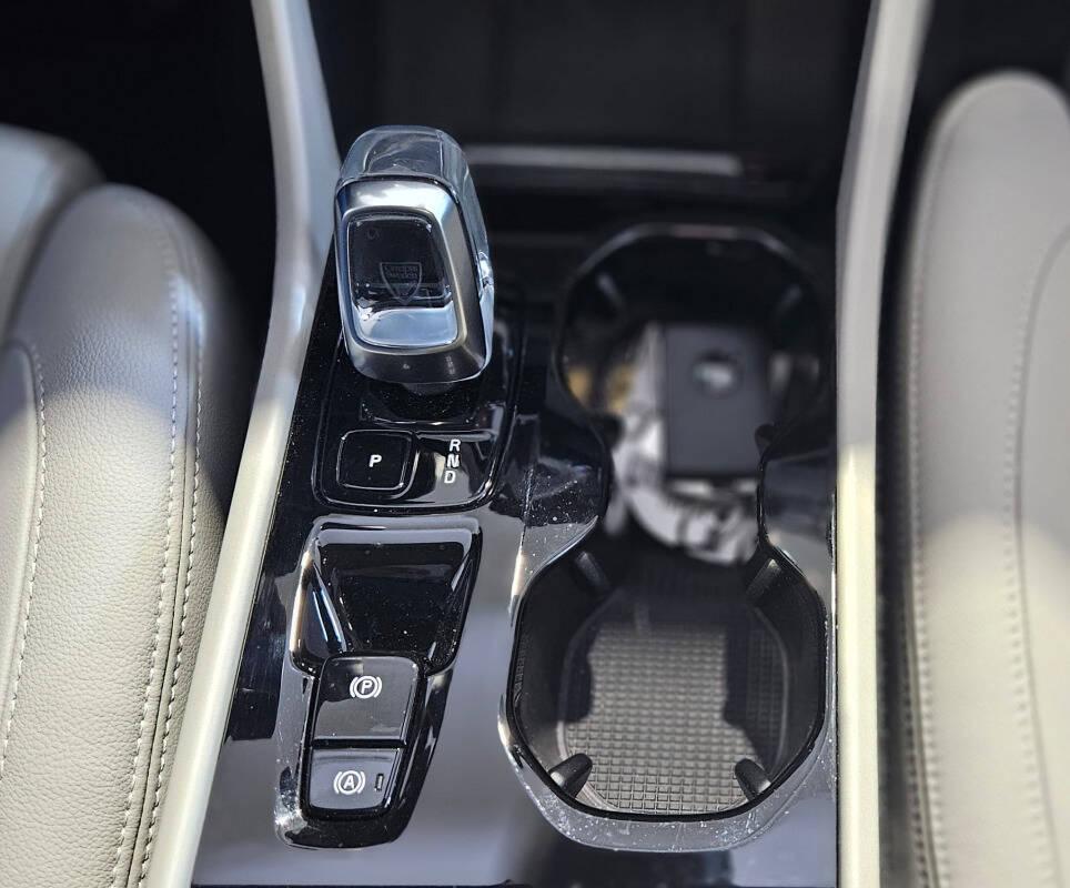 Volvo XC40 2.0 b3 Ultra Dark auto