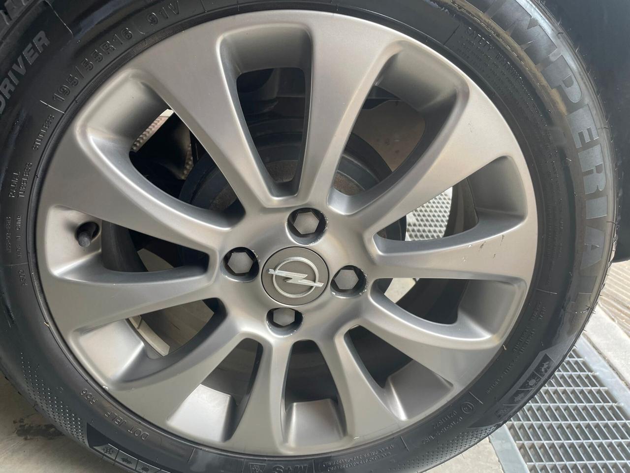 Opel Corsa 1.2 3 porte Club