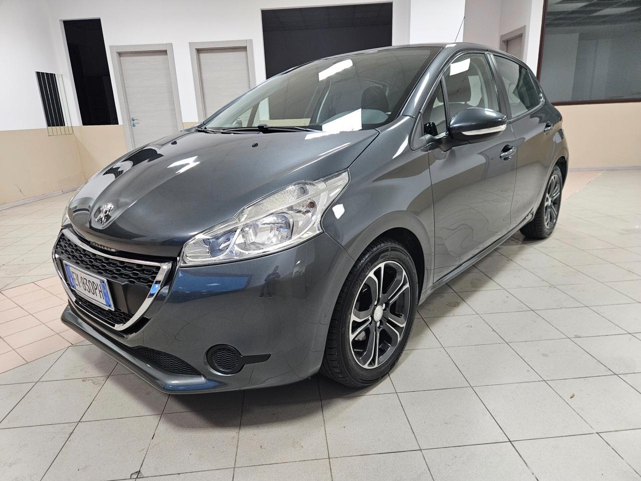 Peugeot 208 1.4 HDi 68 CV 5 porte Allure