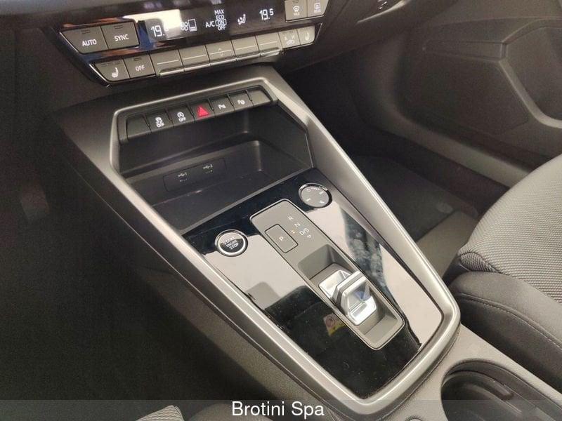 Audi A3 SPB 35 TFSI Identity Black