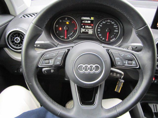 AUDI Q2 35 TDI S tronic Business
