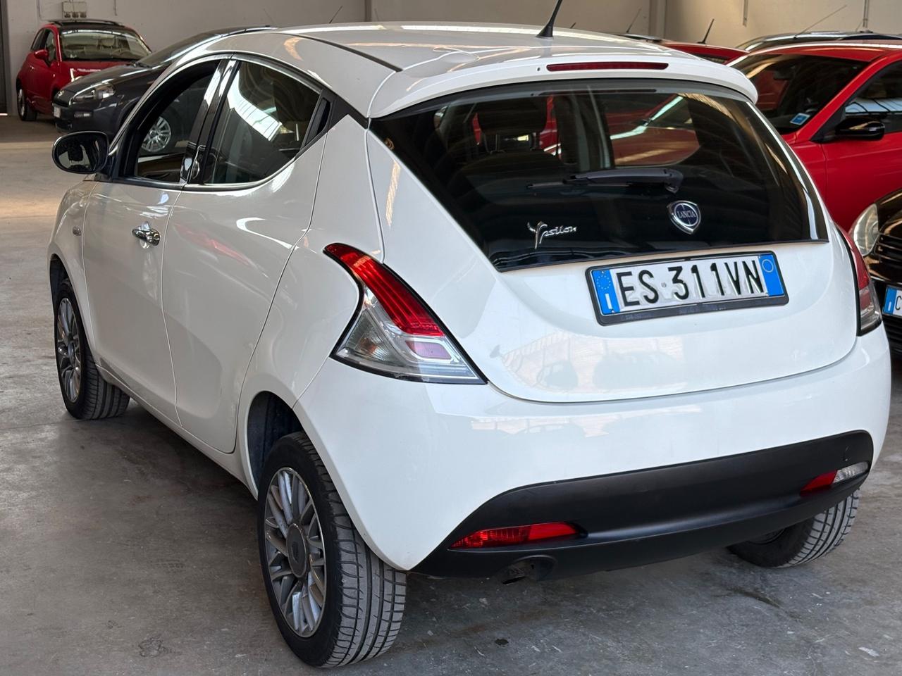 Lancia Ypsilon 0.9 TwinAir 85 CV 5 porte Metano Ecochic Gold