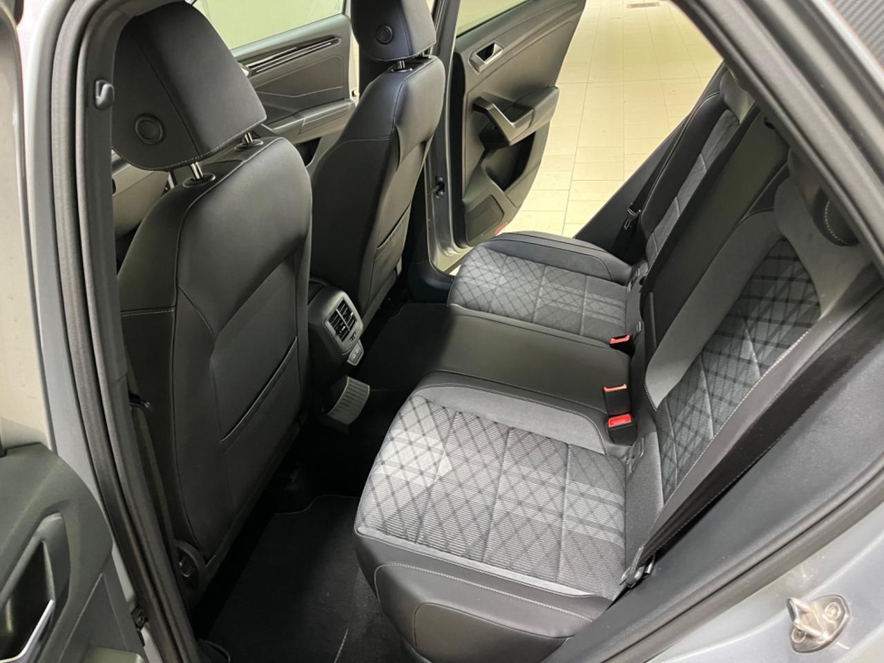 Volkswagen T-Roc 2.0 TDI SCR 150 CV DSG R-Line