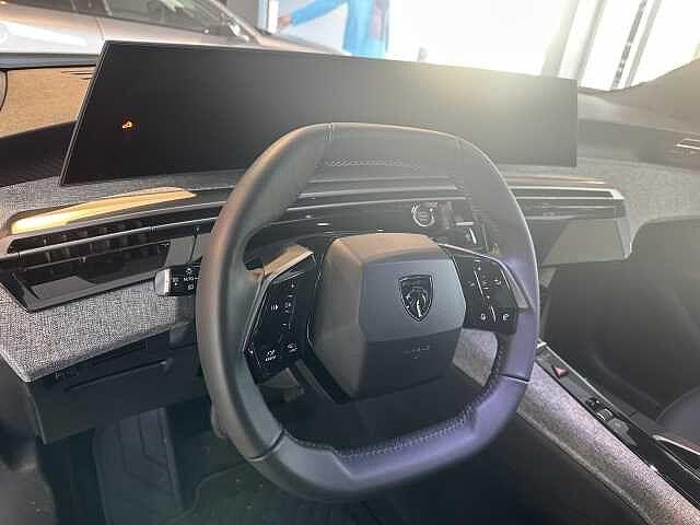 Peugeot e-3008 motore elettrico (73kWh) 210 CV Allure