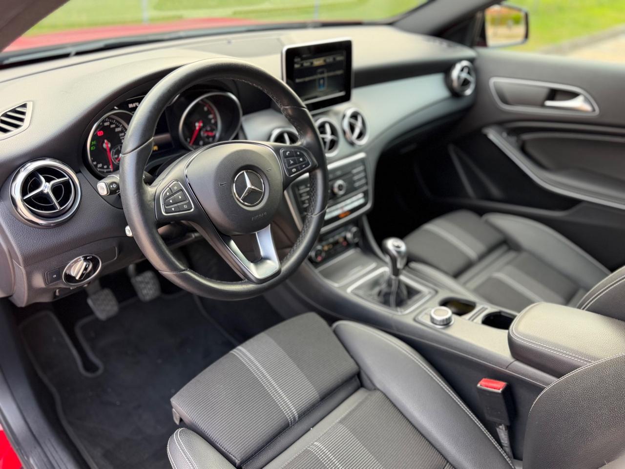 Mercedes-benz GLA 200 d Automatic Premium