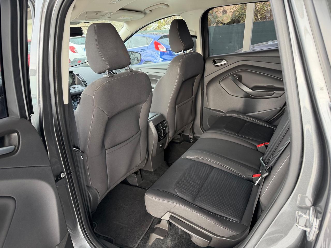 Ford Kuga 1.5 TDCI 120 CV S&S 2WD ST-Line