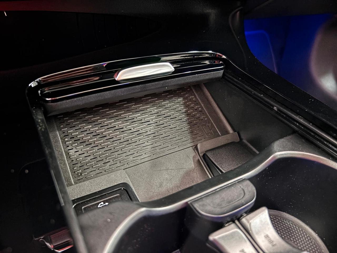 MERCEDES-BENZ A180D PREMIUM AMG TETTO-NAVI-LED