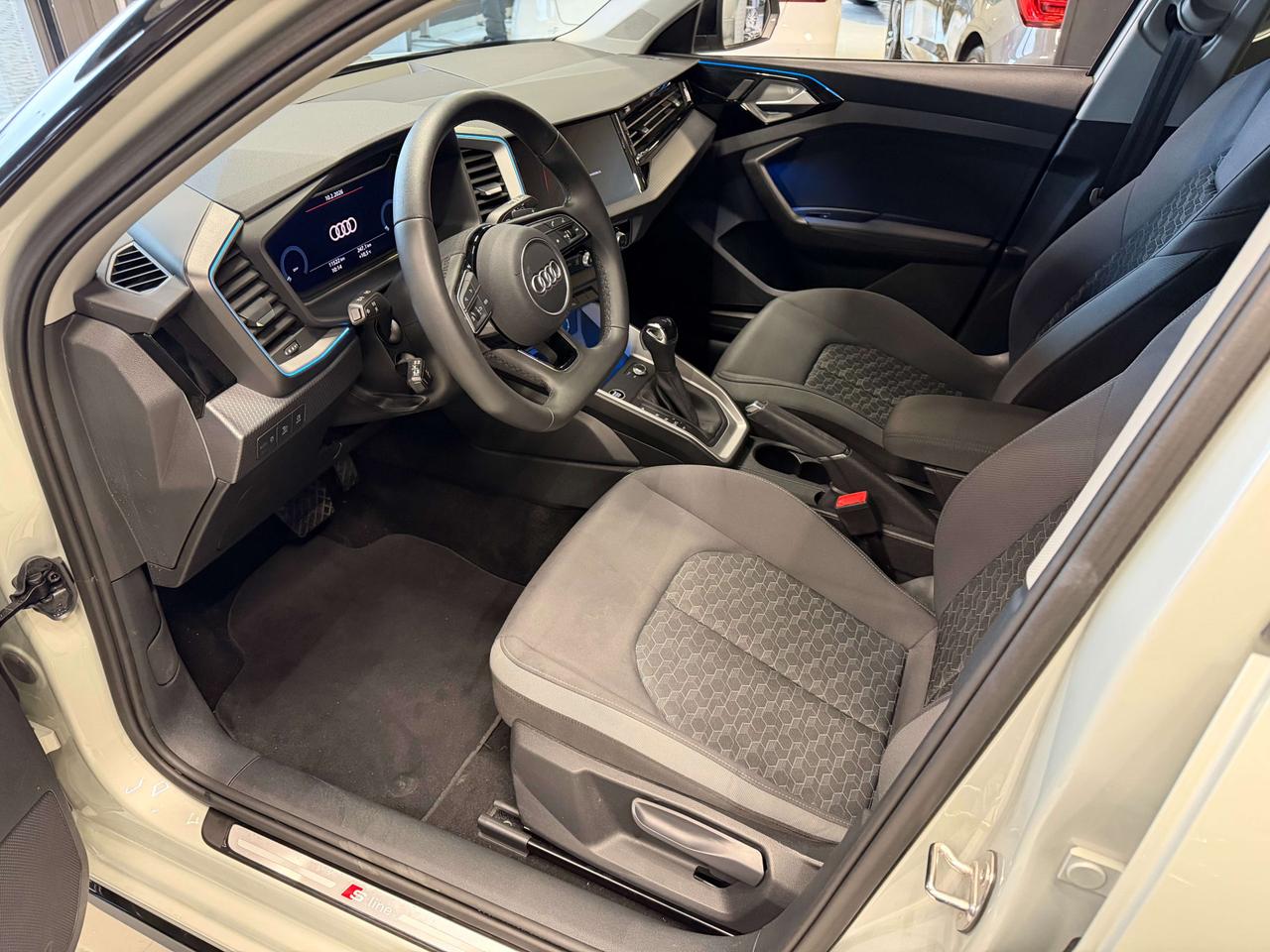 Audi A1 A1 Sportback 30 1.0 tfsi Identity Black 116cv s-tronic