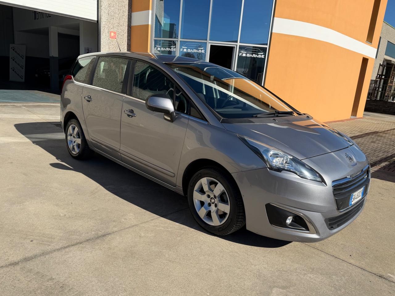 Peugeot 5008 1.6 HDi 115CV Business