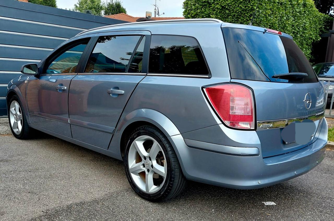 Opel Astra 1.6 16VCosmo 2009 benzina NEOP TRATTABILE