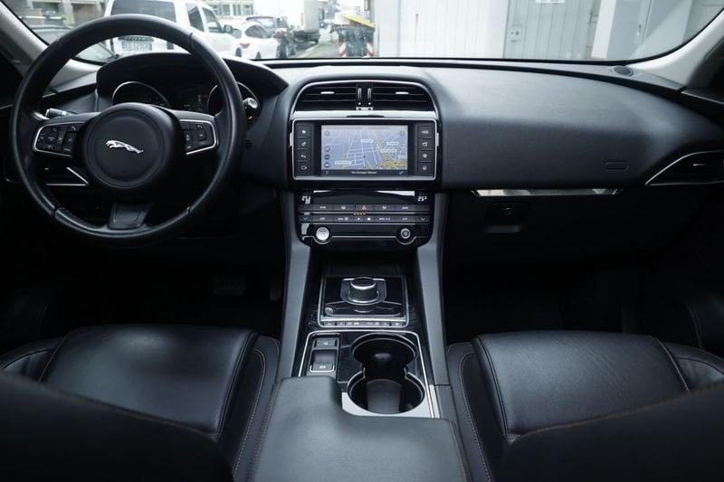 Jaguar F-Pace Jaguar F-Pace 2.0 D 180 CV AWD R-Sport Tetto Panoramico Unicoproprietario