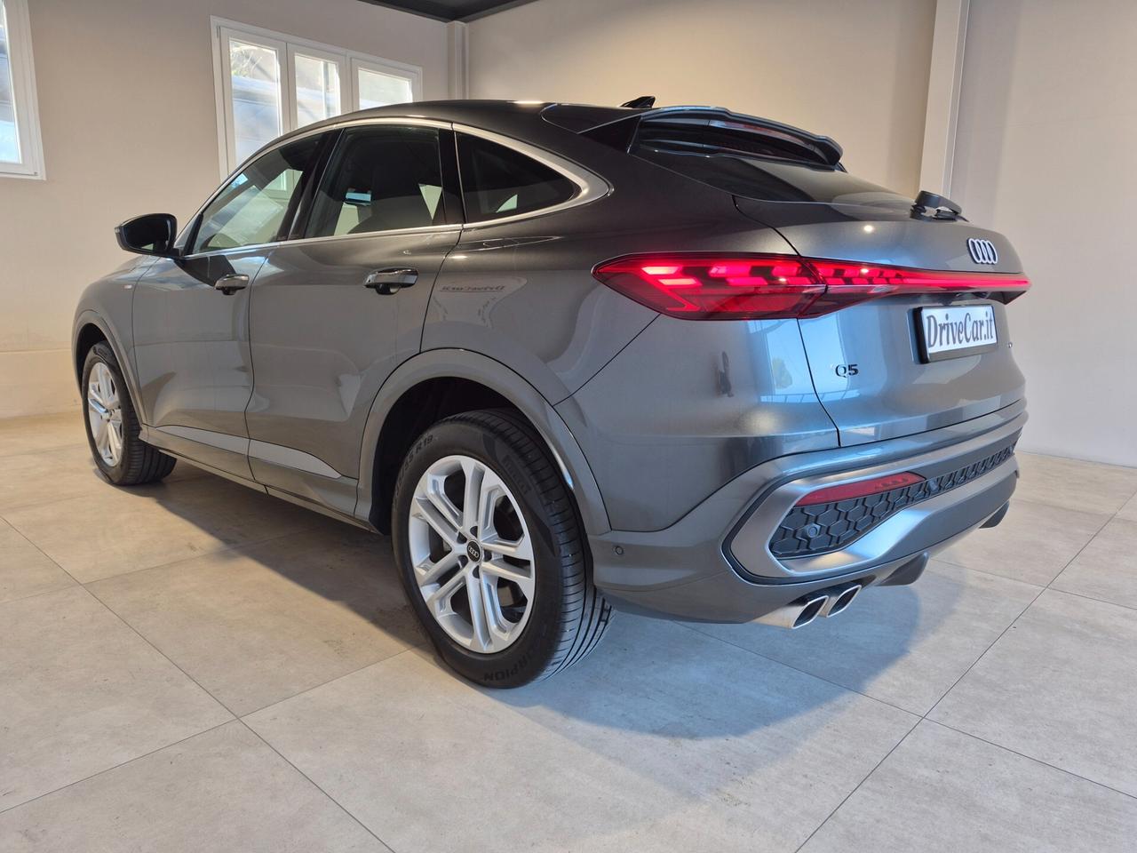 Audi Q5 SPB QUATTRO S LINE EDITION S-TRONIC MATRIX DISPLAY PASSEGGERO APPLE CAR PLAY/ANDROID AUTO ACC LUCI AMBIENTE 360° WIRELESS
