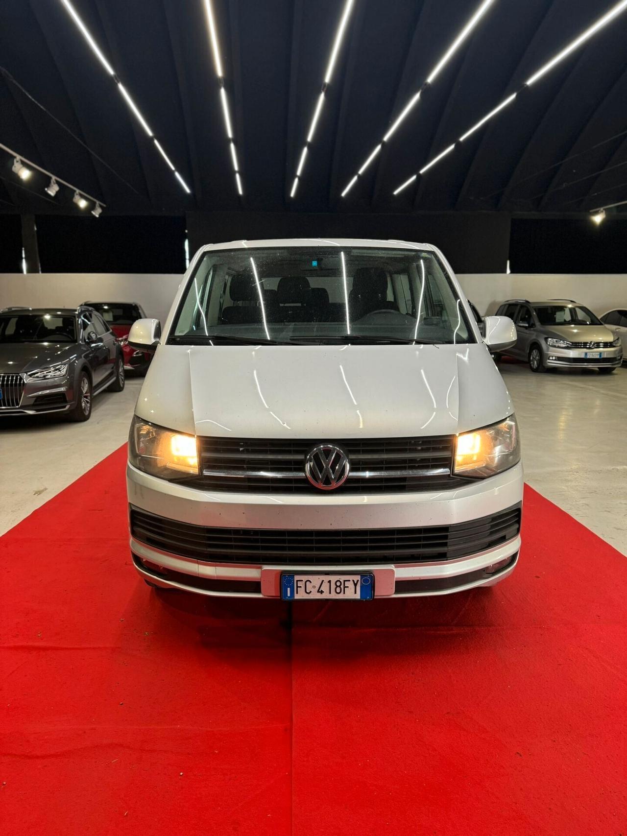 VOLKSWAGEN CARAVELLE KOMBI 9 POSTI