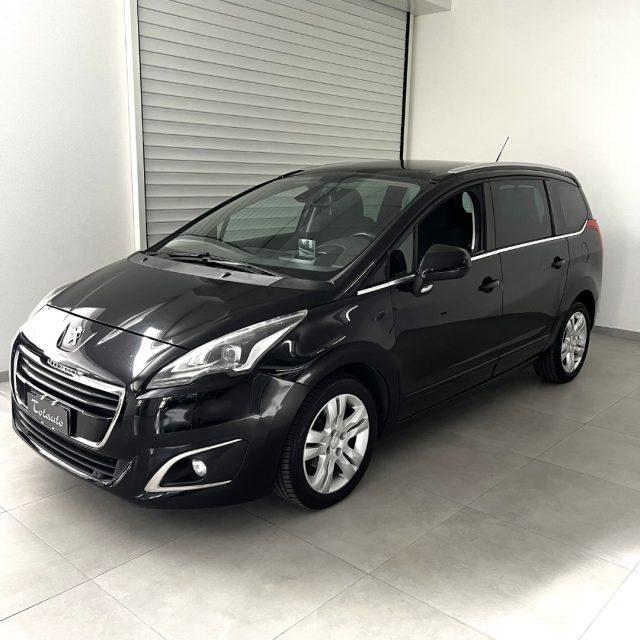 PEUGEOT 5008 1.6 HDi 115CV Allure