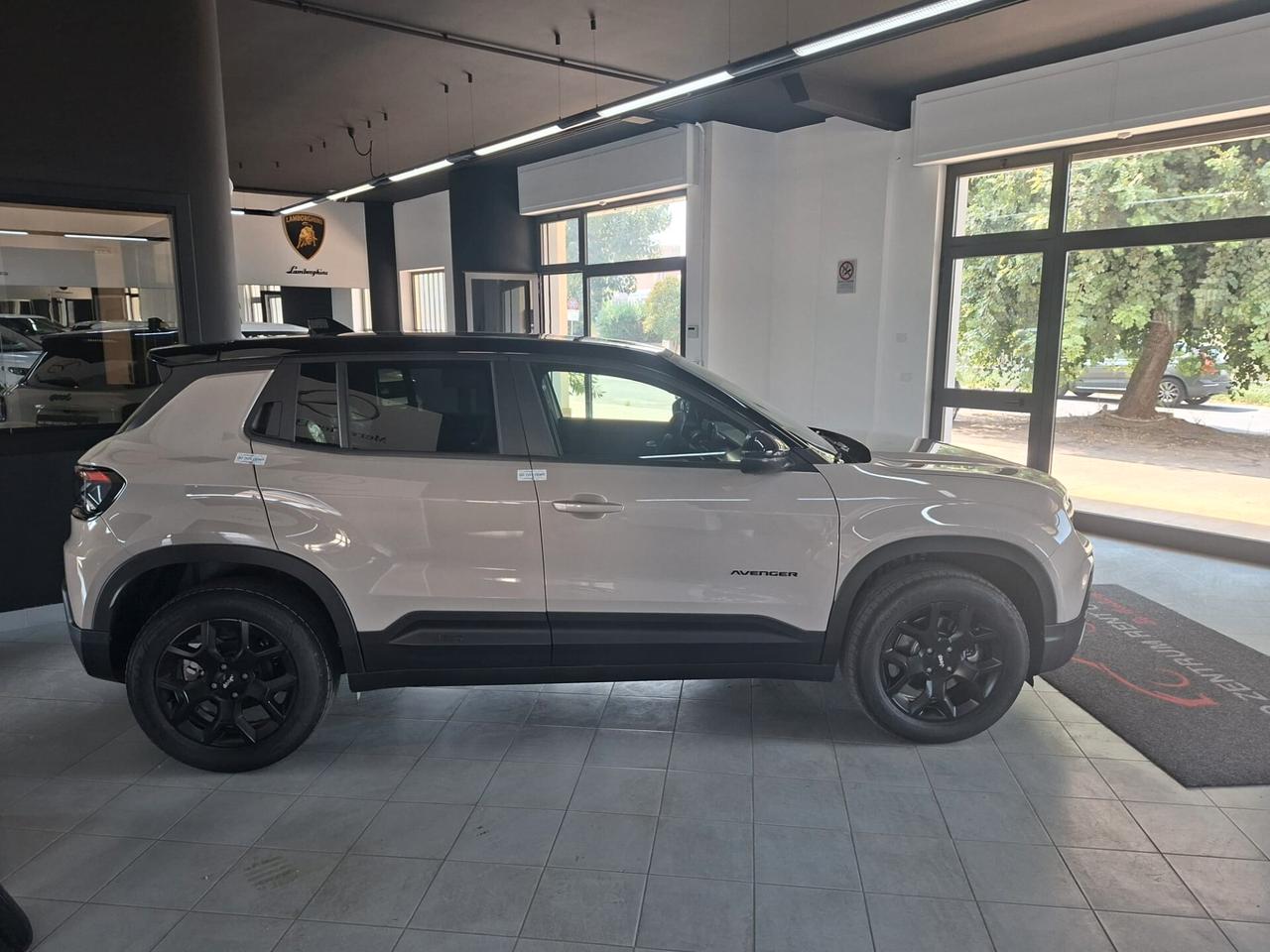 Jeep Avenger 1.2 Turbo 100 CV MHEV BLACKEDITION
