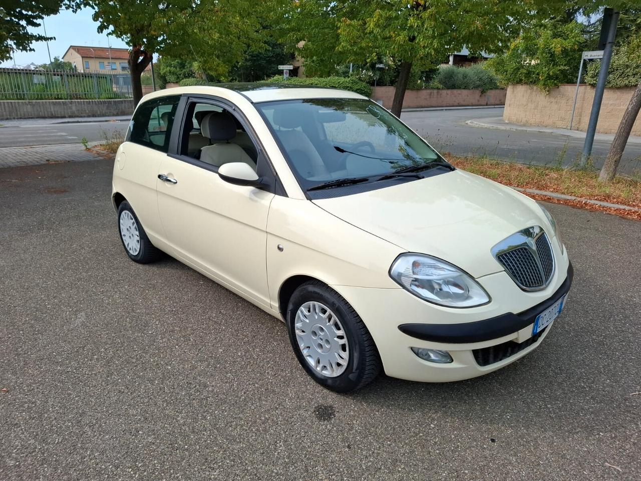 Lancia Ypsilon 1.2 benzina SOLAMENTE 93.000 KM