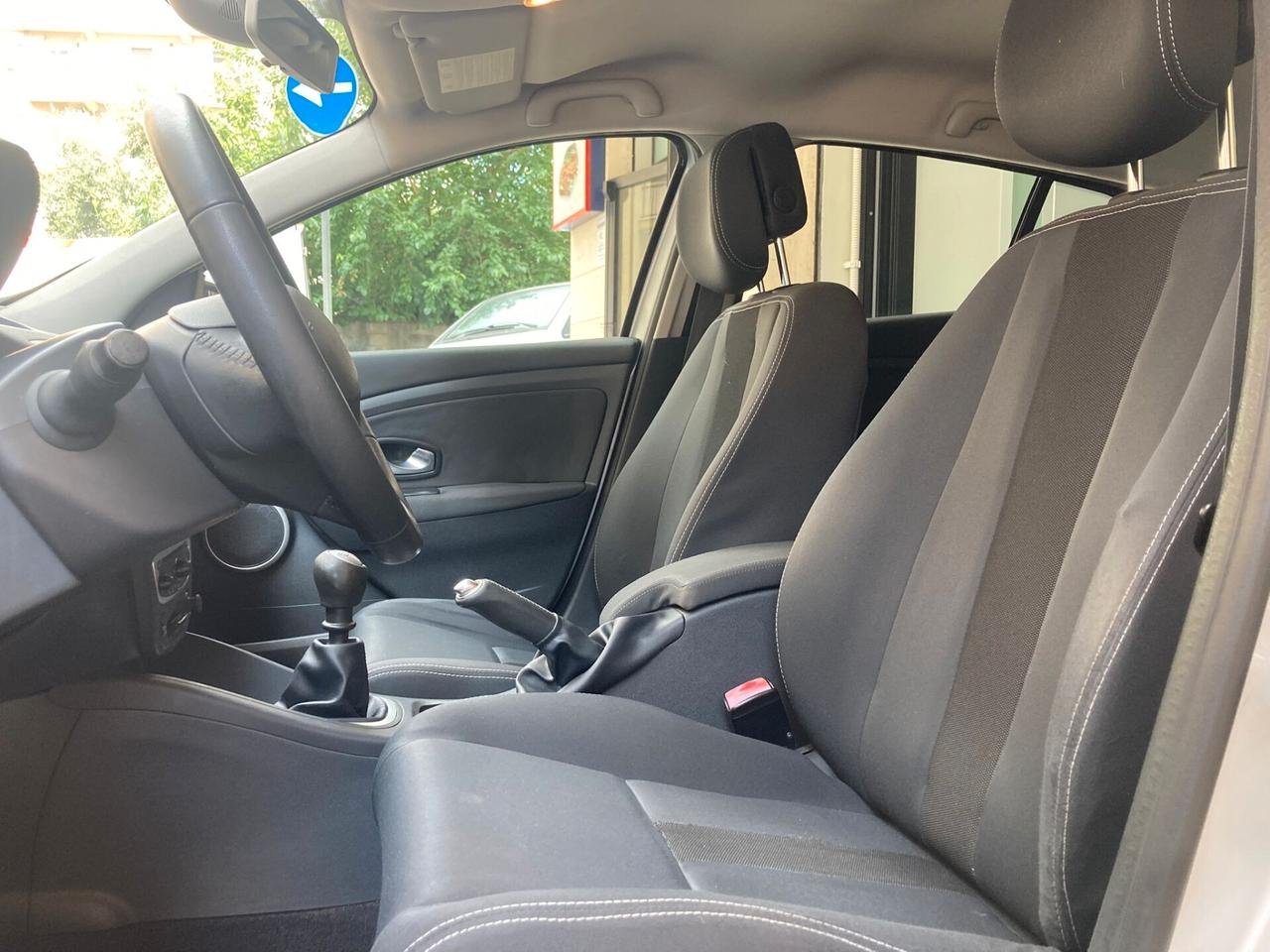 Renault Megane 1.6 -99000 KM- 2009