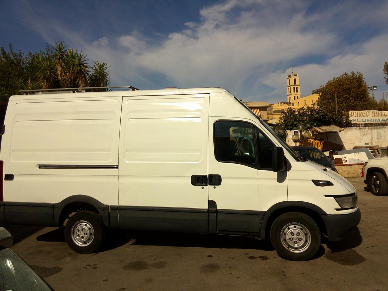 Iveco Daily 2.3 Hpi Cabinato 04