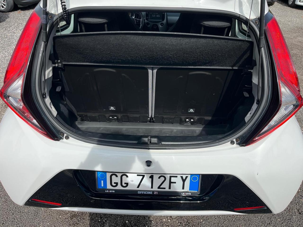 Toyota Aygo Connect 1.0 VVT-i 72CV 5 porte x-business plus