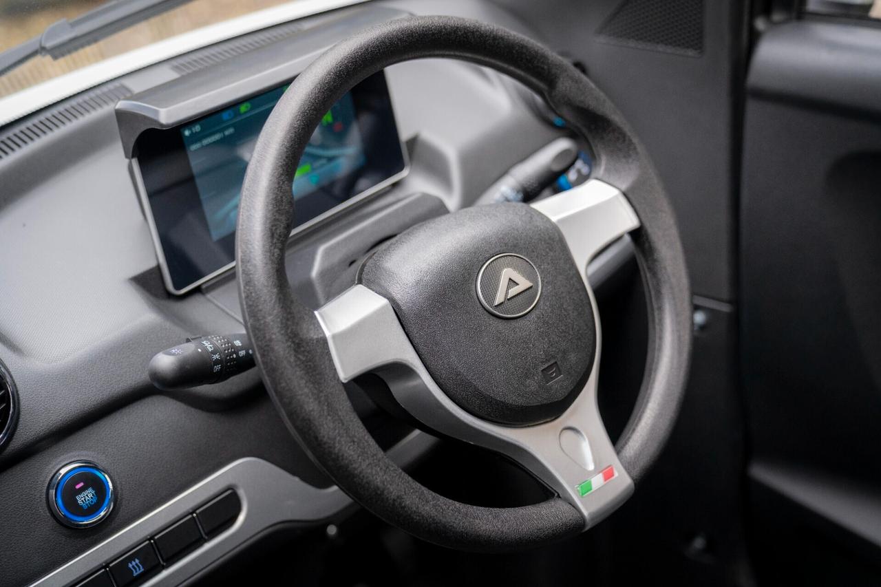 CabinACTIVE | Veicolo elettrico senza patente